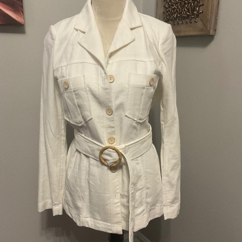 Moon River Jenna-Mae Ivory Belted Button-Up Jacket - Size M